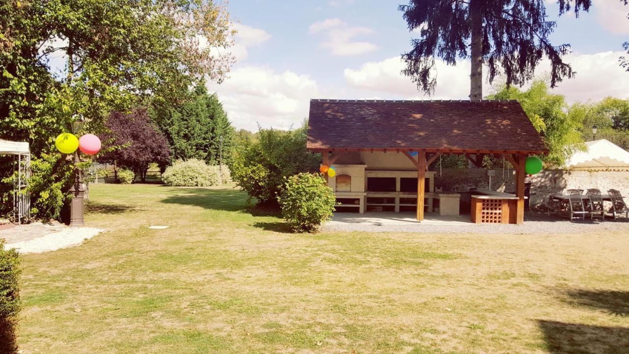 Le Moulin De Pommeuse Bed & Breakfast Exterior photo