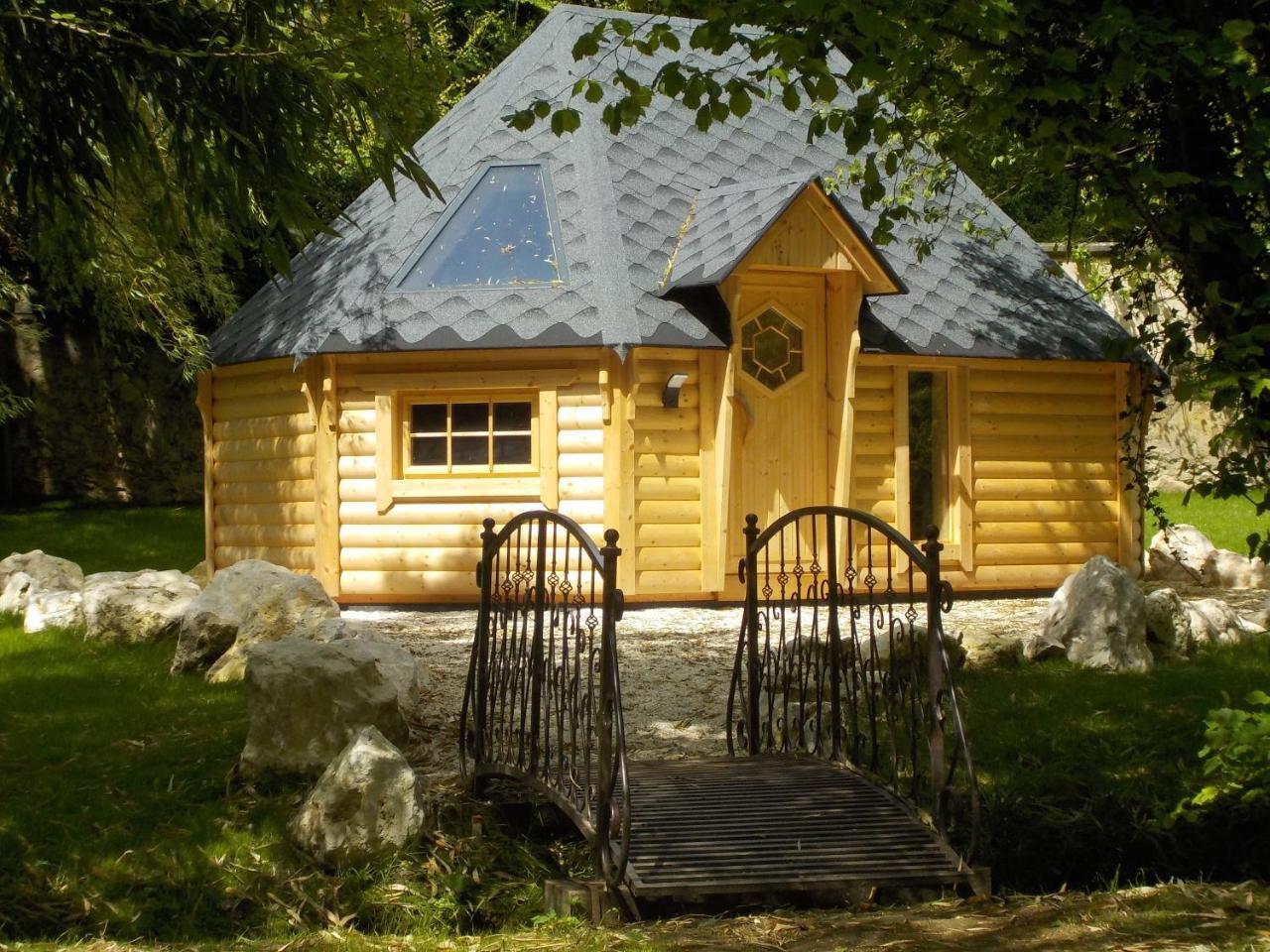 Le Moulin De Pommeuse Bed & Breakfast Exterior photo