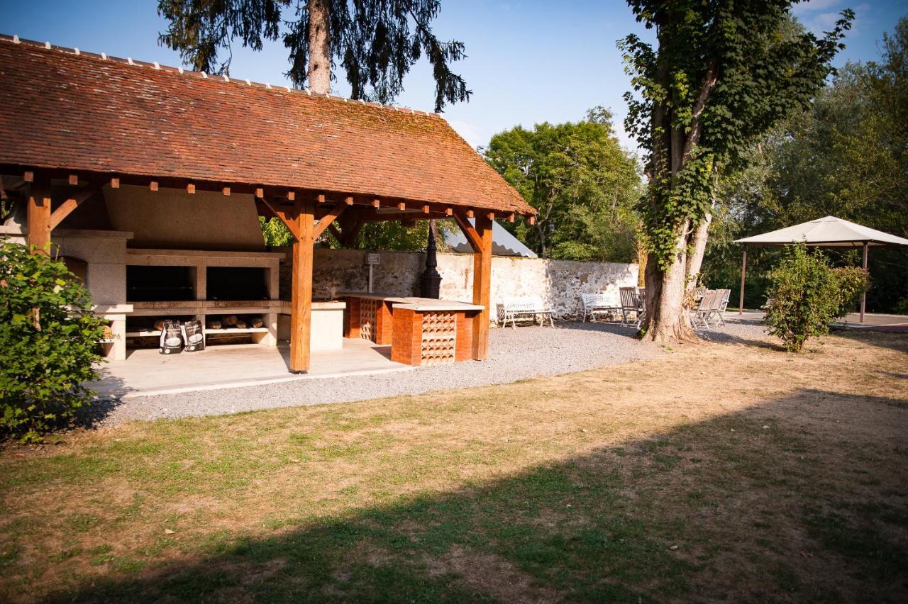 Le Moulin De Pommeuse Bed & Breakfast Exterior photo