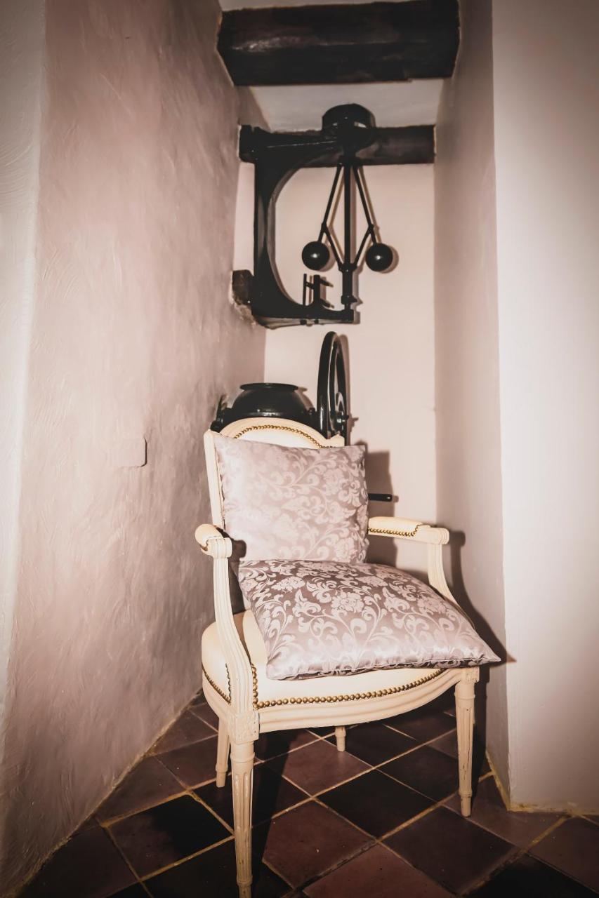 Le Moulin De Pommeuse Bed & Breakfast Exterior photo