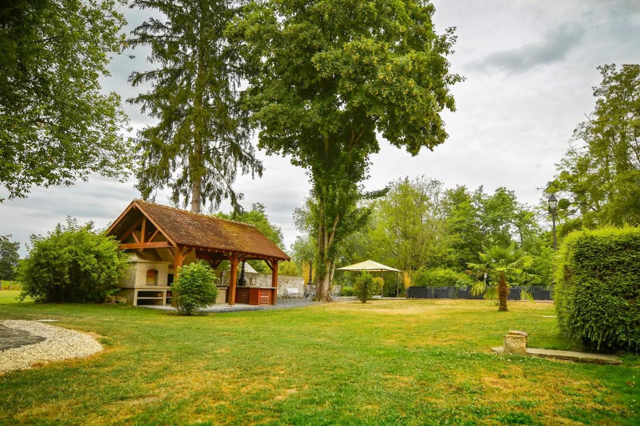 Le Moulin De Pommeuse Bed & Breakfast Exterior photo